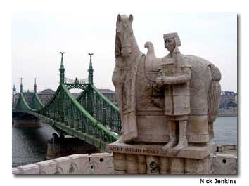 The Szabadság (Liberty) Bridge and connects Buda with Pest.