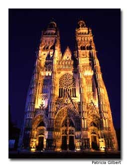 The Cathedral of St. Gatien is located in Toures, which makes an excellent base from which to start your tour. 