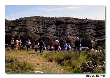 Students and English speakers have the opportunity to view local sites during the course.