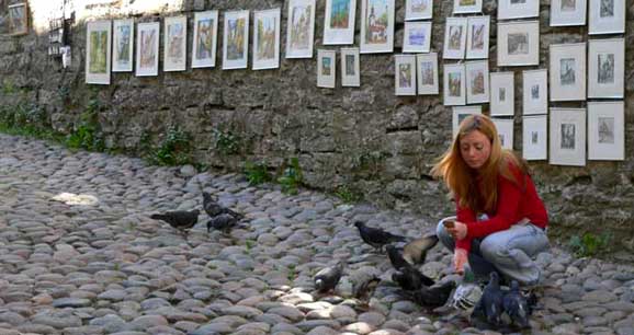 An art vendor in Tallinn, Estonia