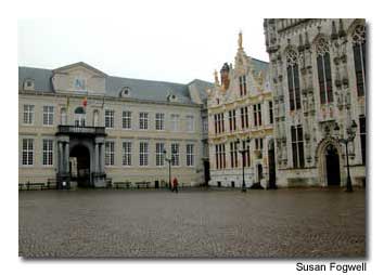 The city’s Town Hall is situated in Burg Square, just off Market Square.