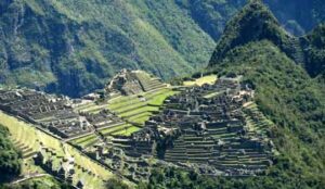 Mandor Waterfalls: A Reason to Stay in Peru’s Aguas Calientes