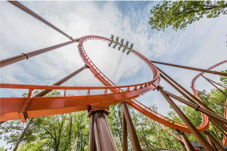 Thunderbird launches riders from zero to 60 miles per hour in 3.5 seconds. 