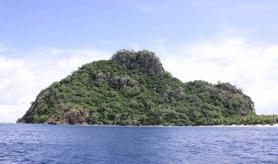 Approaching Monuriki Island in Fiji. Photo by Richard Varr