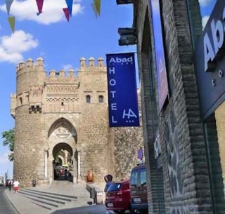 Entrance to the historic Jewish Quarter of Toledo. Photo by Bob Schulman 