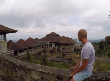Taman Rekreasi Bedugul is an abandoned hotel near Bali