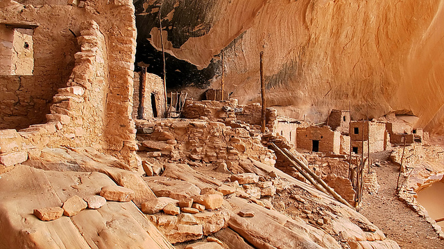 The cliff dwellings of Mesa Verde National Park, Colorado Flickr/Alan English