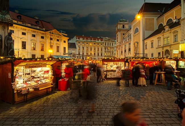 Old Viennese Christmas Market. © WienTourismus / Christian Stempe