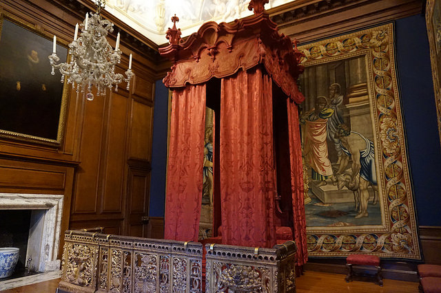 Bed and bedroom at Hampton Court Palace