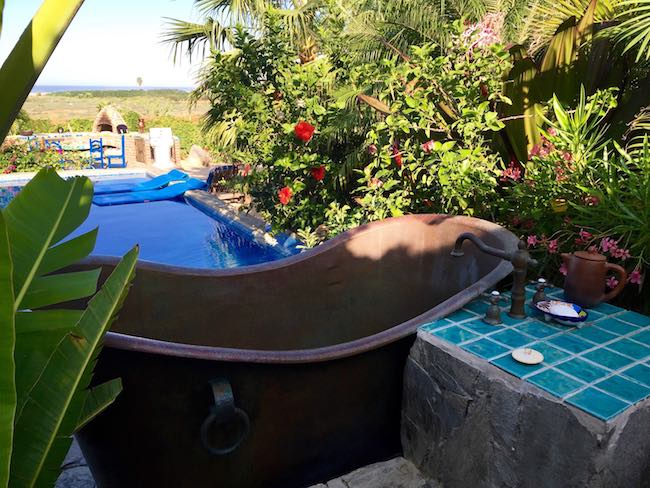 Soaking tub at Baja Beach Oasis, photo by Claudia Carbone