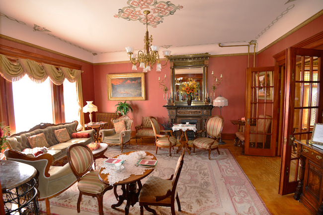 The parlor, photo courtesy of Nagle Warren Mansion