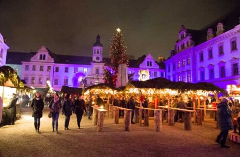 Walking through the Romantic Christmas Market at Thurn und Taxis Palace. Photo by Benjamin Rader