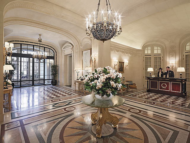 Shangri-La Paris lobby