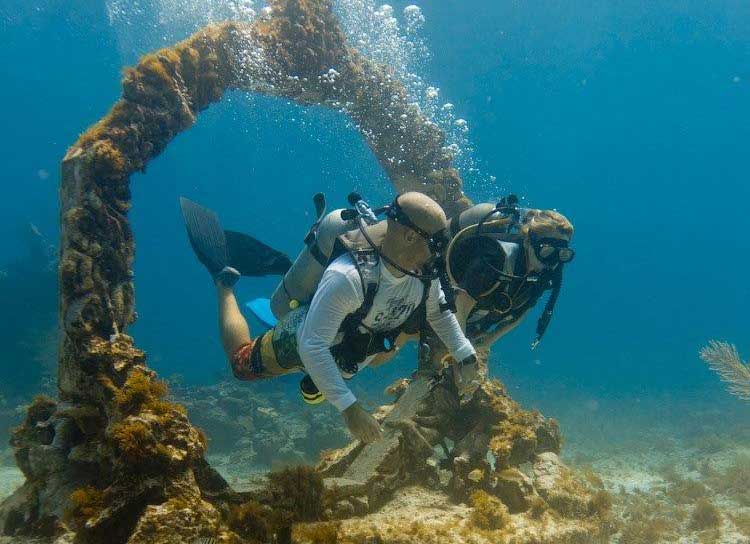 Seascapes is an underwater exhibit at the Museo Subacuatico de Arte. Photo by Karen Salinas 