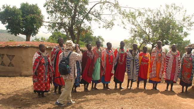 Maasai women singers