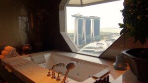 Ritz Suite bathtub