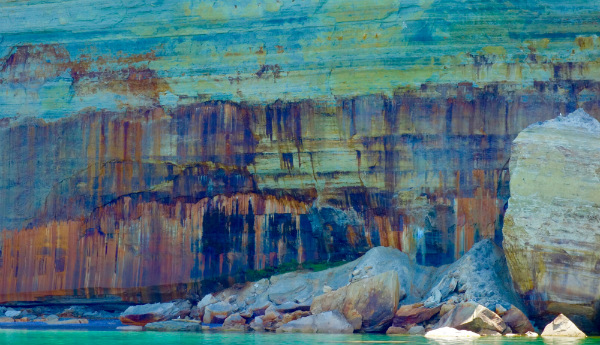 Pictured Rocks, Details of the rocks. Photo by Kelsey Dean