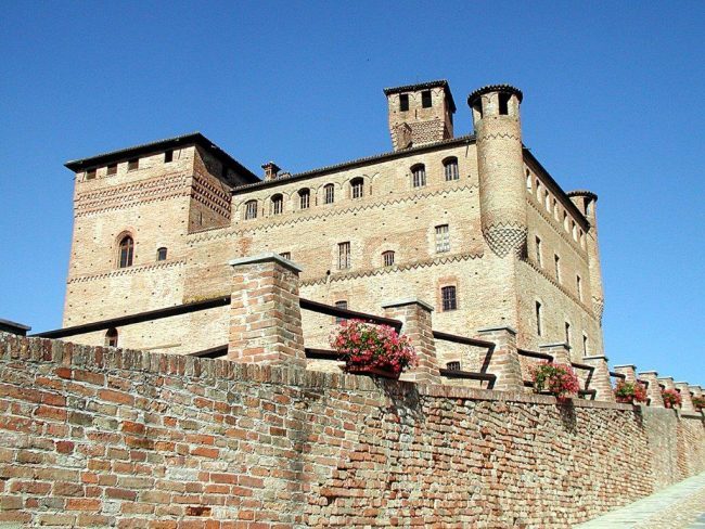 Piedmont. Castello Grinzane. Photo by Victor Block