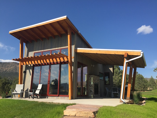 Luxury cabin near Royal Gorge. Photo by Claudia Carbone