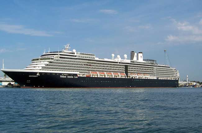 The Oosterdam in Puerto Vallarta. Photo by Pat Woods