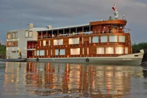 Cruising on the Amazon River in Peru aboard the Delfin II. Flickr/Scott Ableman
