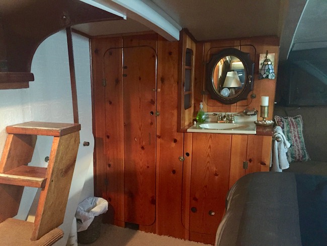 Half bath in the Aft Stateroom. Photo by Claudia Carbone