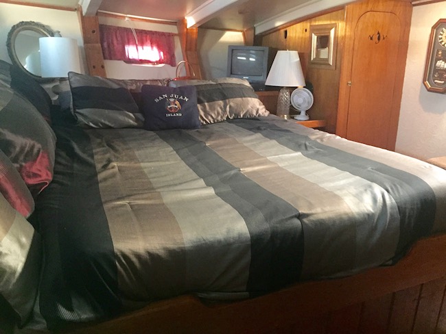 Queen bed in the Aft Stateroom. Photo by Claudia Carbone