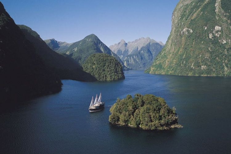 Cruise on Doubtful Sound