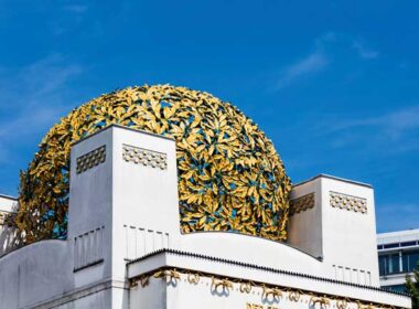 The Secession Building’s dome consists of 3,000 gold-plated iron leaves that have been freshly regilded. (Photo credit: WienTourismus-Christian Stemper)