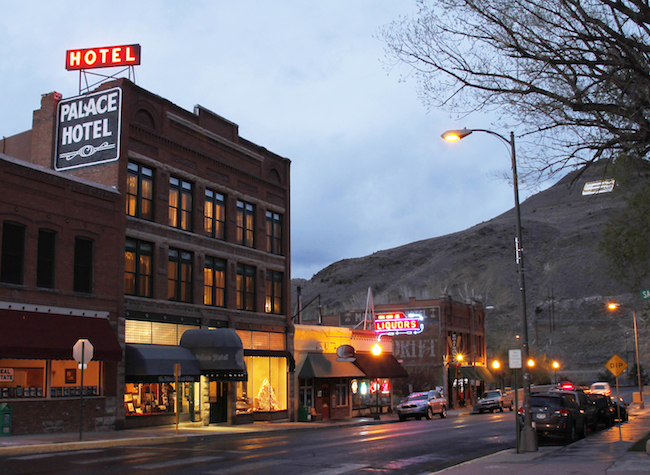 The Palace Hotel across from Riverside Park. Photo courtesy of Palace Hotel