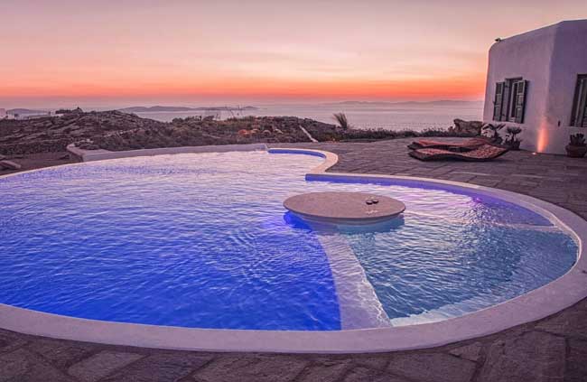 Villa Romantica is a luxury villa in Mykonos, Greece.