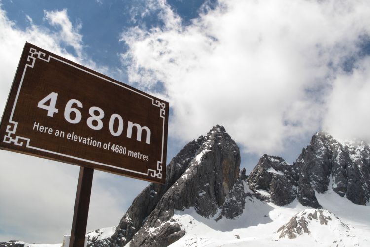 High altitude sign