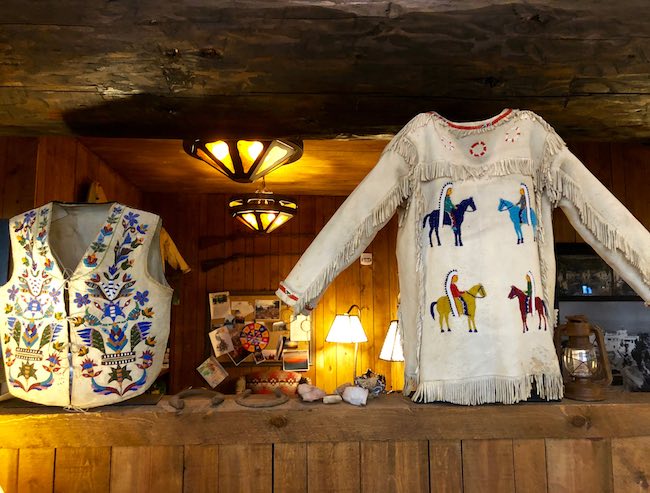 Artifacts decorating the lodge. Photo by Claudia Carbone