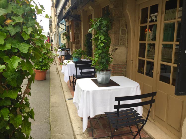 Dining in France. Photo by Janna Graber