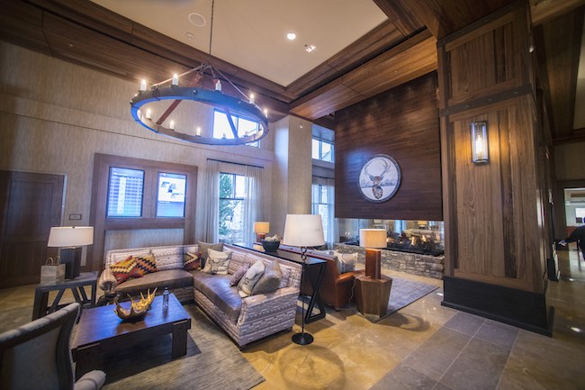 Seating area in the lobby. Photo courtesy of Gaylord Rockies