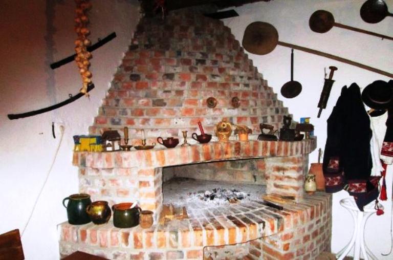 A Farmhouse with Extensive Hand-made Pottery in Slovonia, Croatia. Photo by Fyllis Hockman