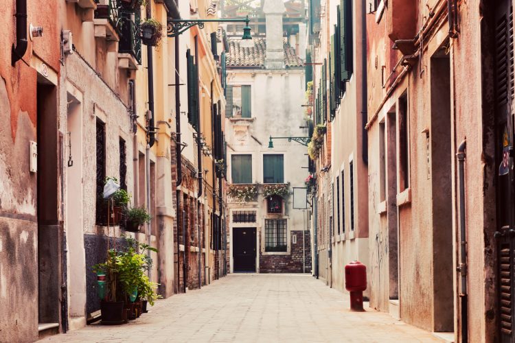 Learning Italian in Perugia: Eat, Conjugate, Order an Aperitivo