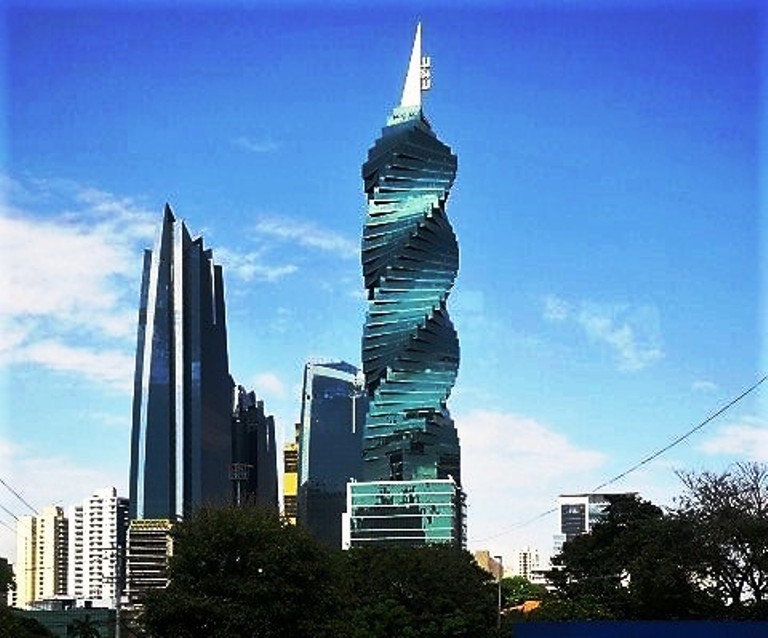 The Screw Building in the Panama City Skyline. Photo by Fyllis Hockman