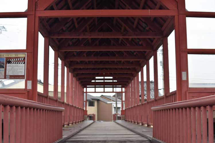 A famous bridge in Shinminato. Photo by