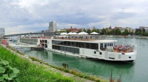 Full River Cruise Ship Tour – Viking Eir