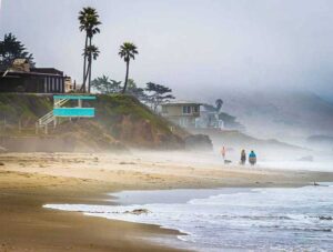 Beach towns along Highway 1 in California