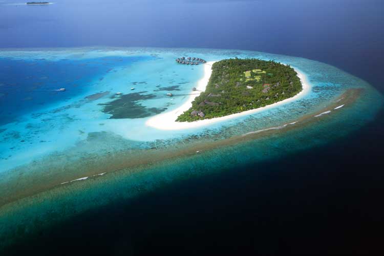 Coco Palm Dhuni Kohlu is a luxury resort in the Maldives