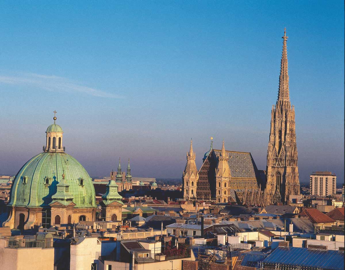 Vienna city centre View of St. Stephan’s Cathedral 