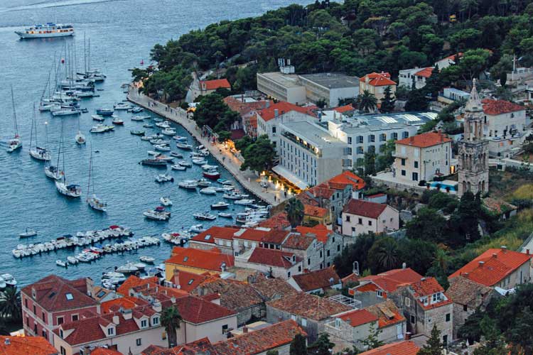 Hvar, Croacia, es una isla preciosa.