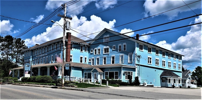 The rambling Rangeley Inn depicts the history and setting of its western Maine location. Photo by Victor Block