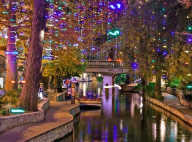 San Antonio Riverwalk at Christmas. Flickr/Nan Palmero