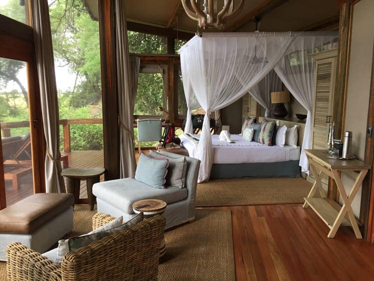 Beautiful bungalow to book in Africa.