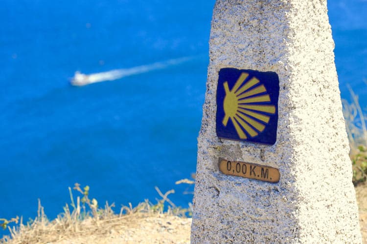 The symbolic shell which marks the Camino route