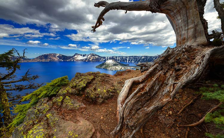 See Crater Lake on part of the Oregon trail