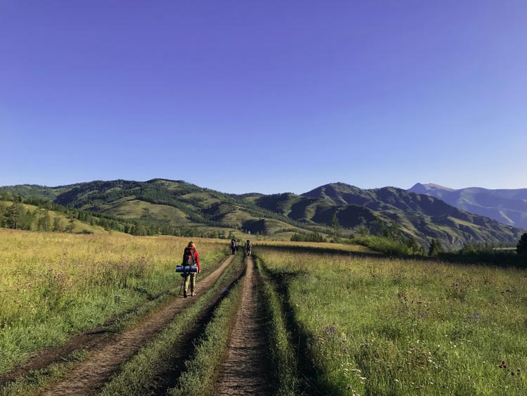 Hiking through Altai